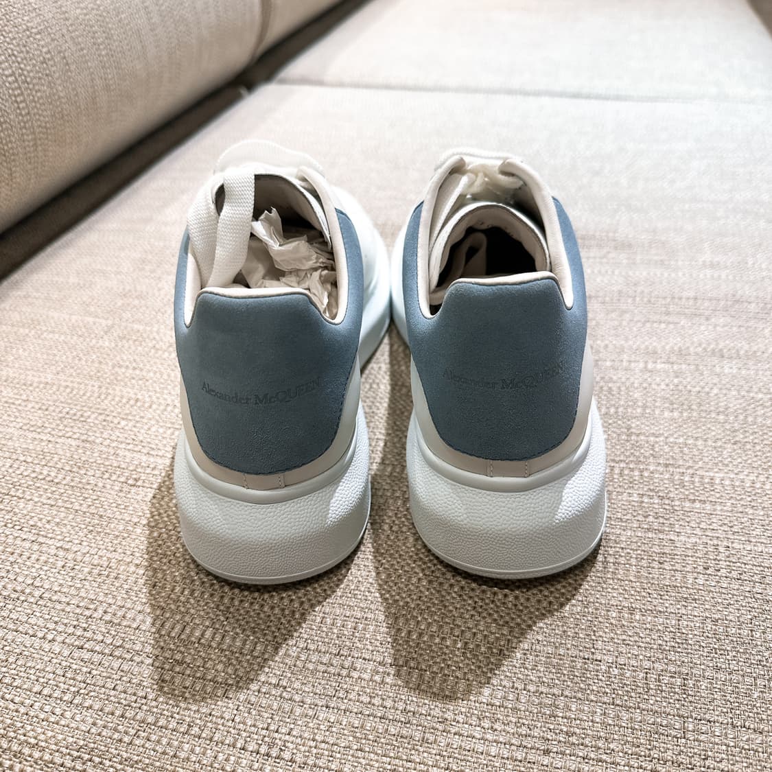 알렉산더 맥퀸 여성 베이지 오버솔 스니커즈 상품이미지3