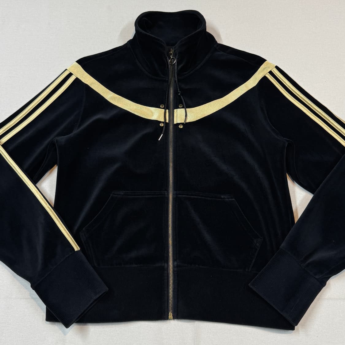 100) 아디다스 벨벳 트랙탑 블랙 골드 삼선 져지 상품이미지2
