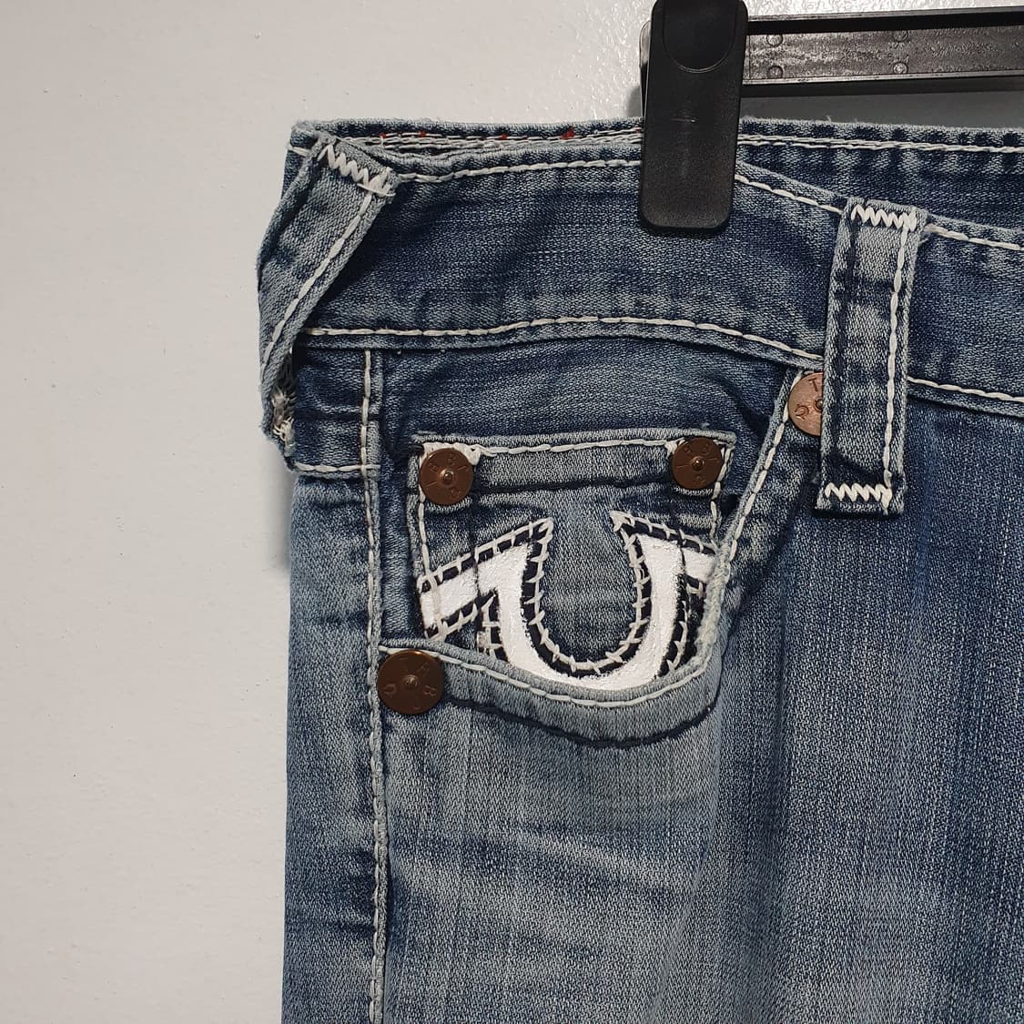 34인치) 트루릴리전 USA 베키 슈퍼 티 U 스티치 데님 팬츠 연청 상품이미지2