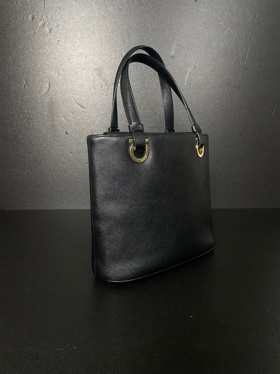 살바토레 페라가모 사피아노 간치니 스퀘어 토트백 상품이미지2