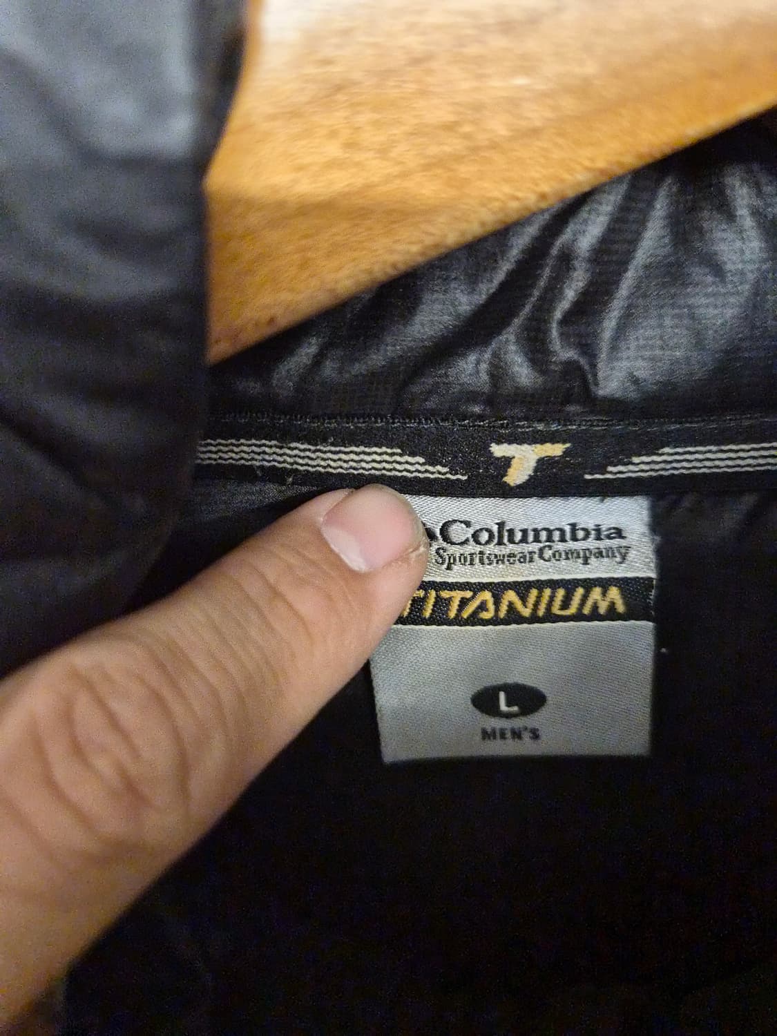 L) 컬럼비아 티타늄 구스다운 경량패딩 팝니다 상품이미지5