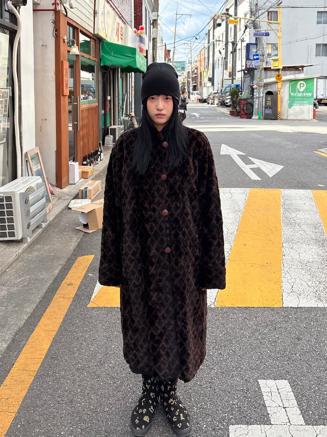 Deep Brown Patterned Faux Fur Long Coat 상품이미지1