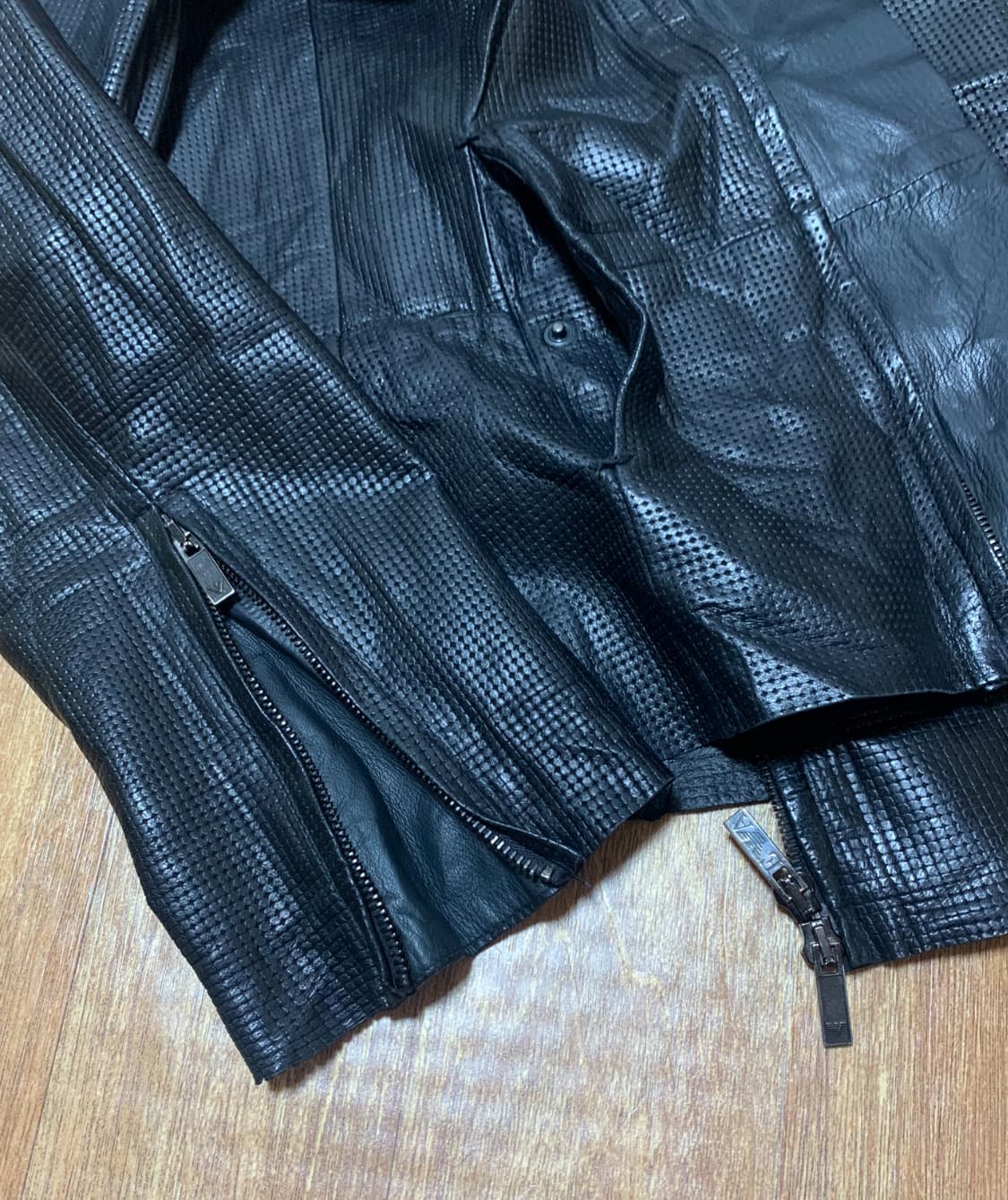 엠포리오 아르마니 카페레이서 퍼포레이티드 재킷(레더)50 사이즈 상품이미지5