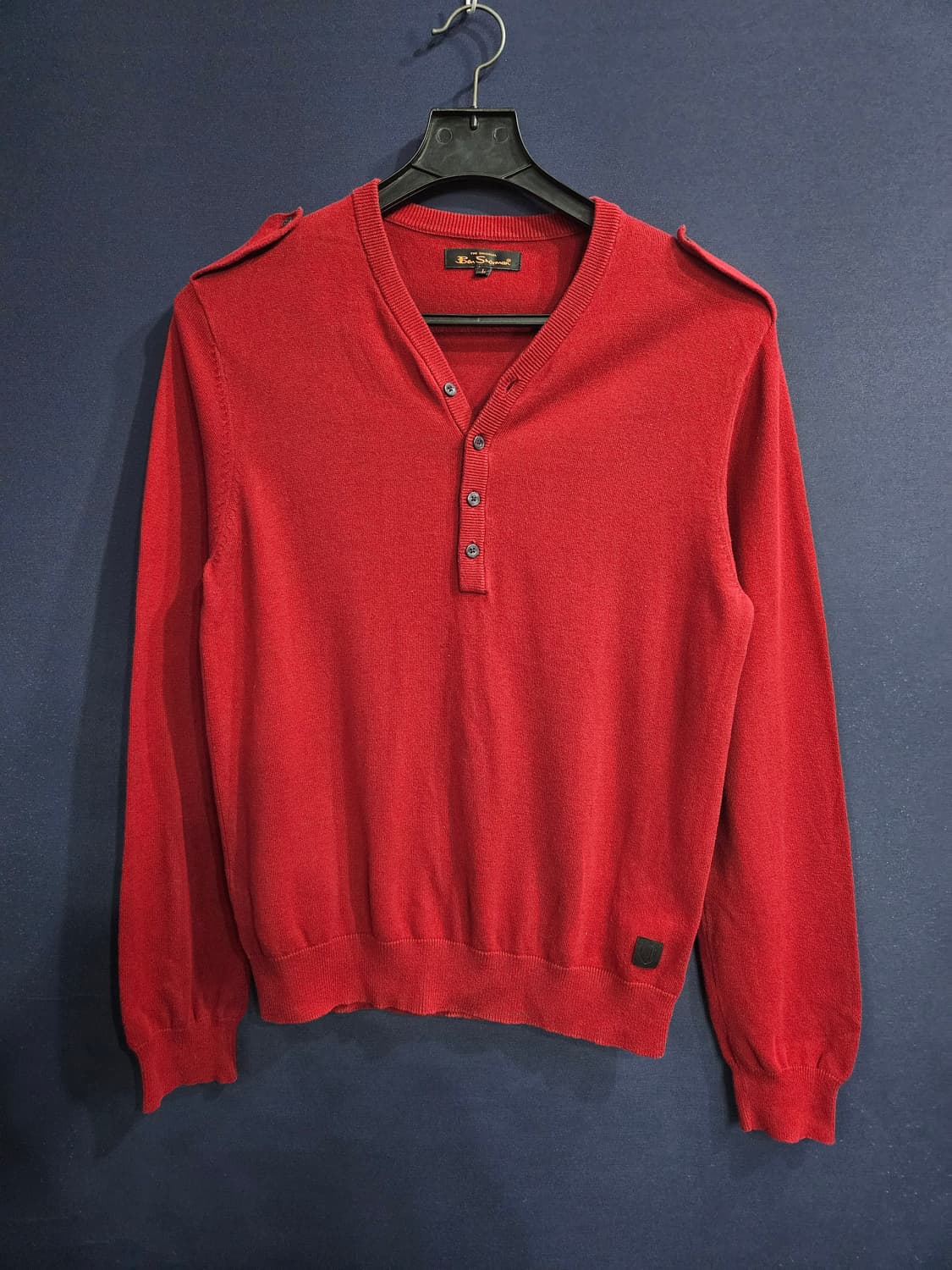 벤 셔먼 다크레드컬러 남성 100 브이넥 니트  상품이미지1