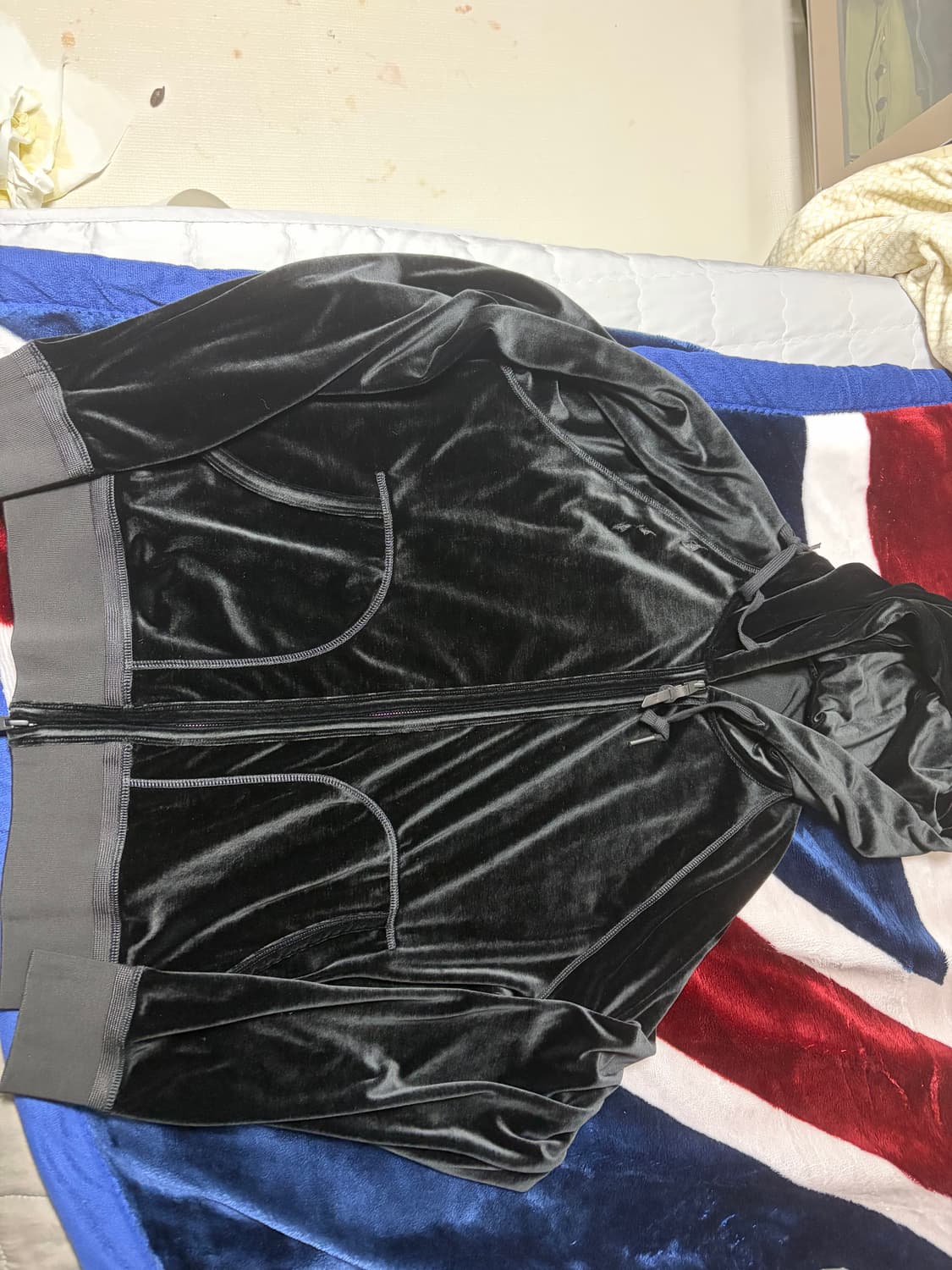 톰포드 벨루어 트레이닝 셋업 상품이미지1