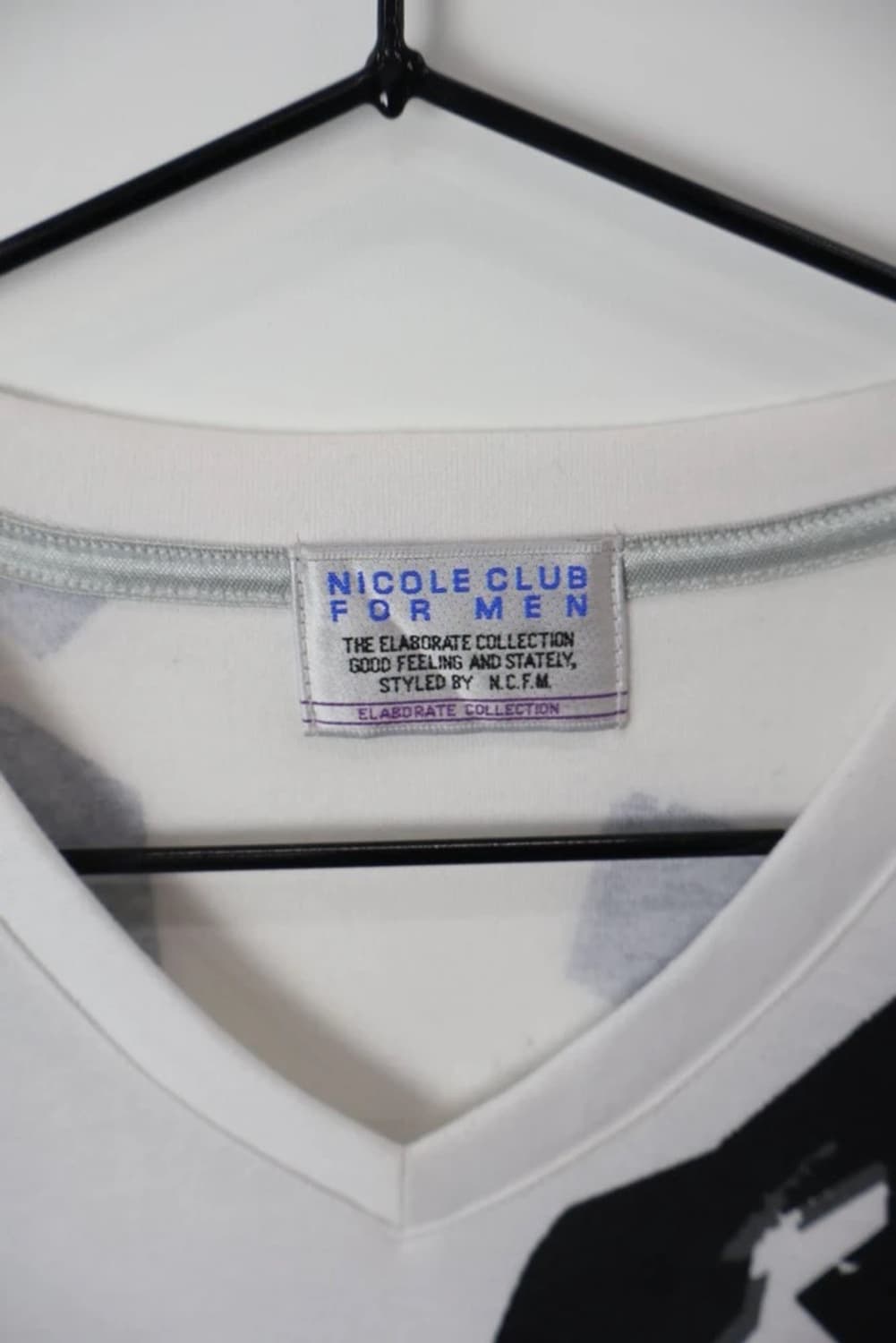 Nicole Club For Men Abstract V-Neck Tee 상품이미지7