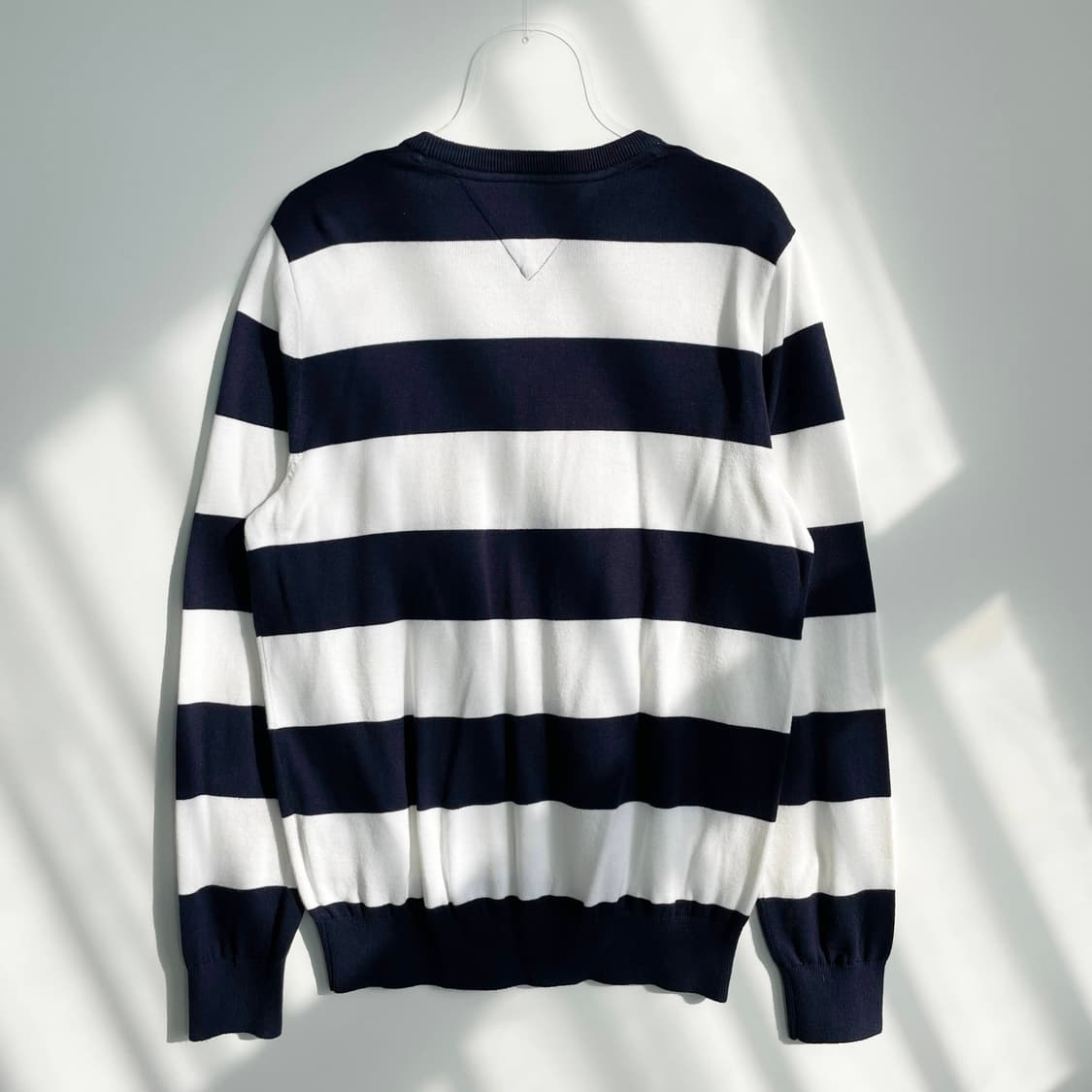 C2 타미힐피거 스트라이프 코튼 라운드넥 니트  M사이즈 상품이미지3