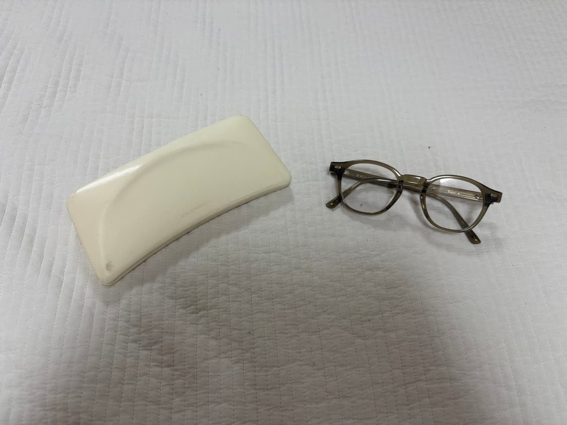 젠틀몬스터 에디A KC1 카키 안경 상품이미지3