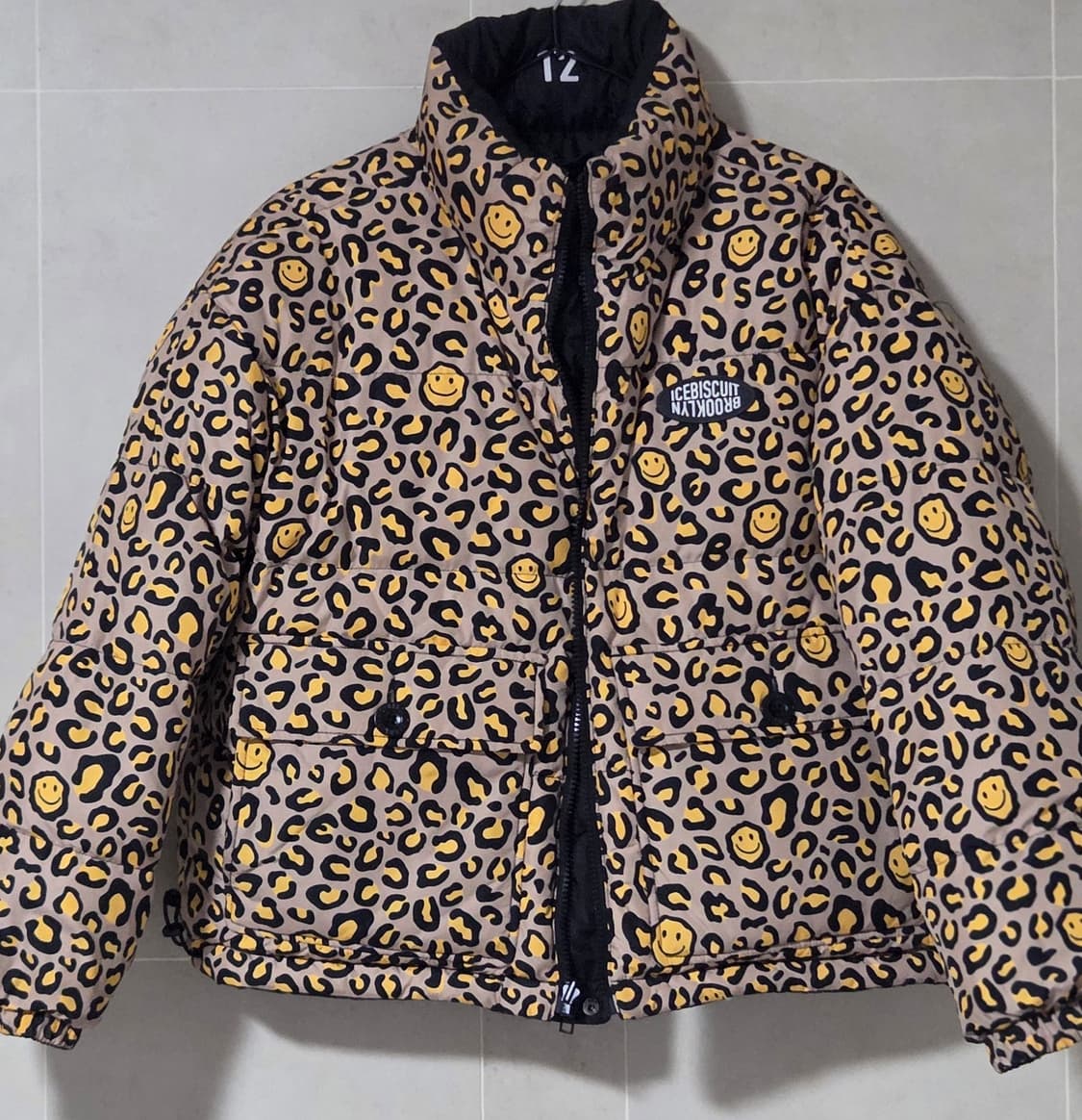 아이스비스킷 양면 패딩 165사이즈
여성 44-55가능
택포 상품이미지1