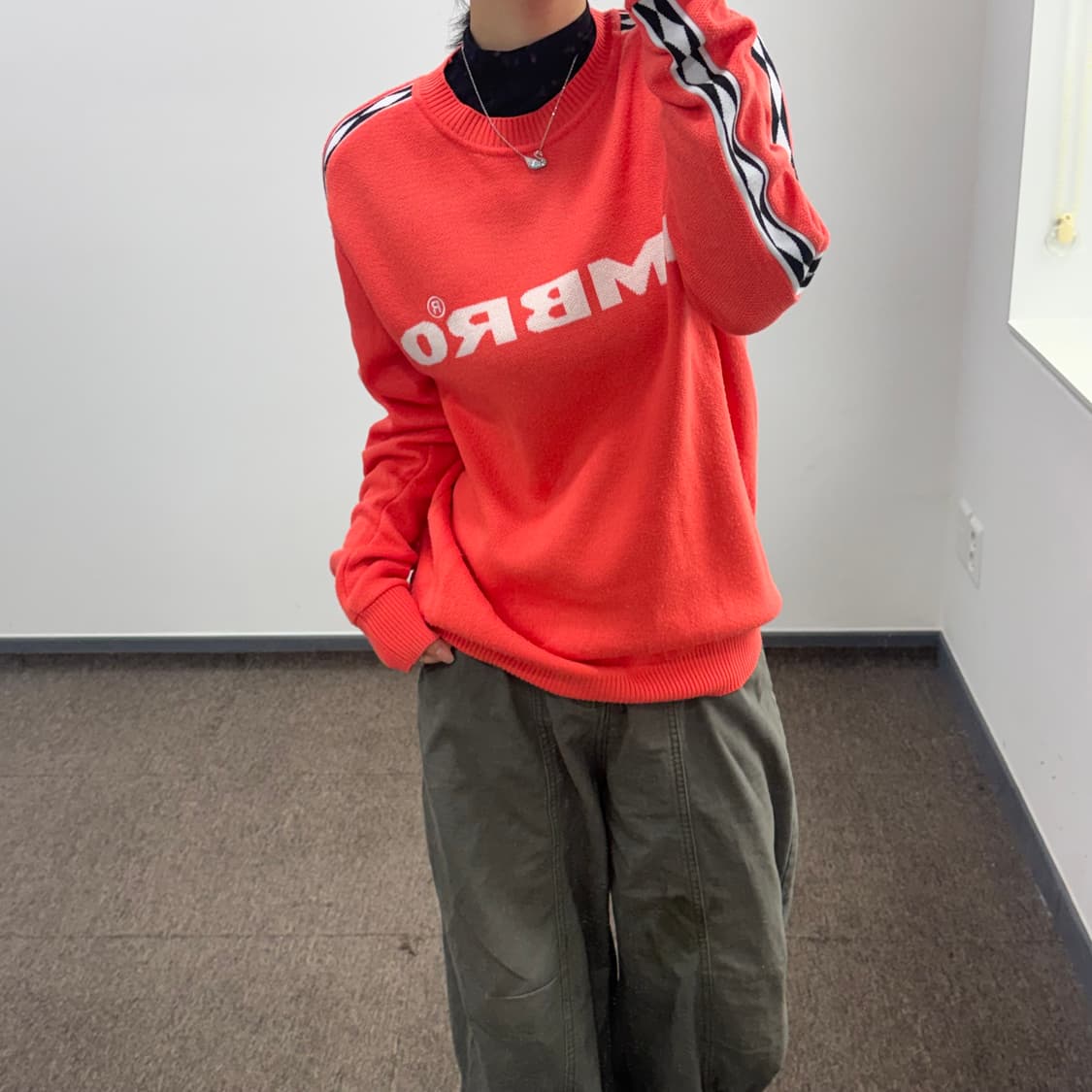 Umbro 엄브로 화이트 로고 오렌지 니트 상품이미지2