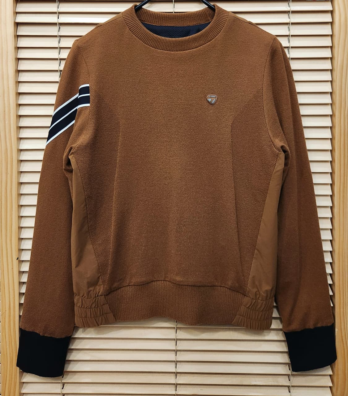 (새상품)테일러메이드 여성골프 옥타충전재 방풍니트S 상품이미지1