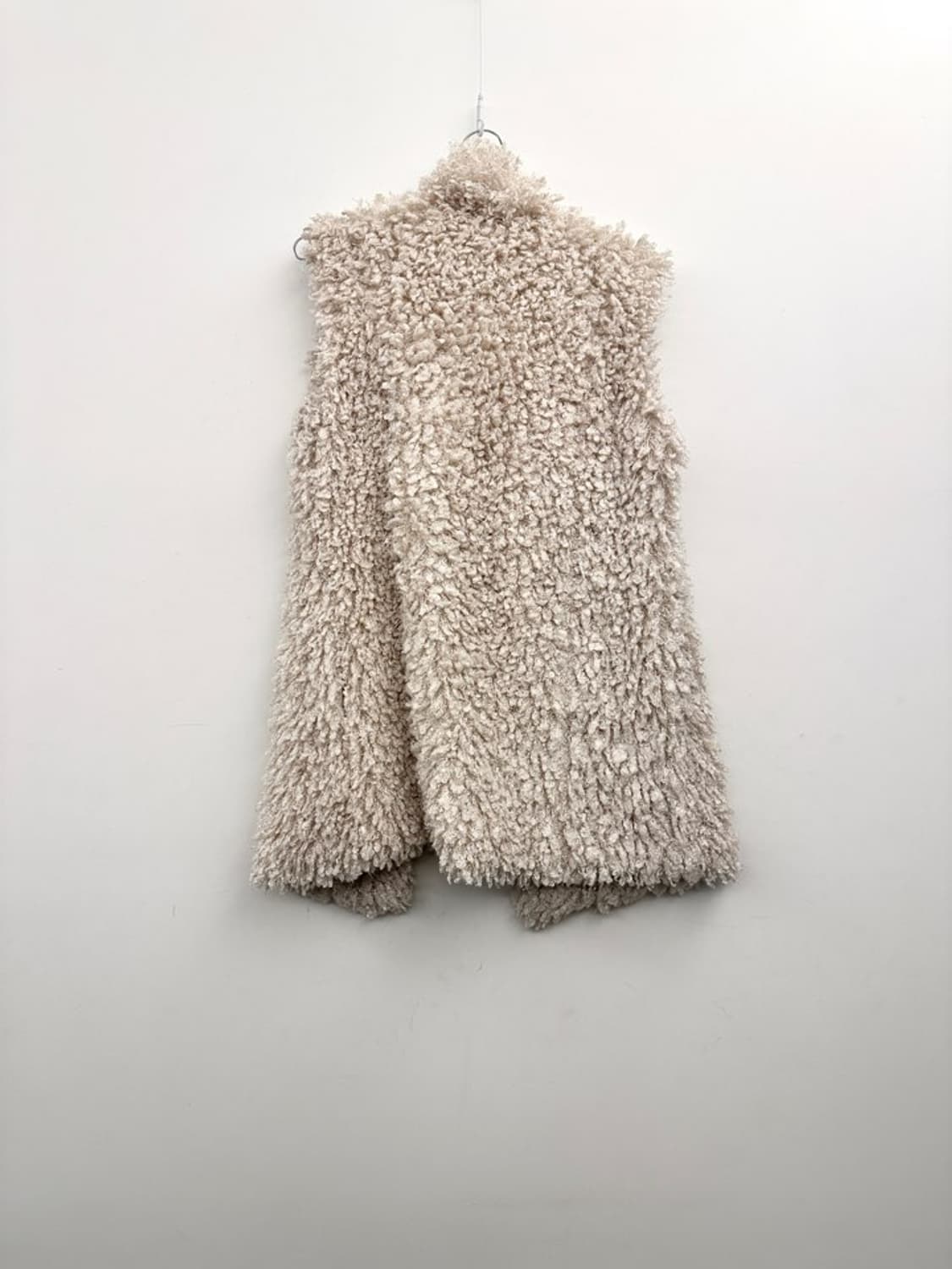 Curly shearling fur vest / ivory 상품이미지4