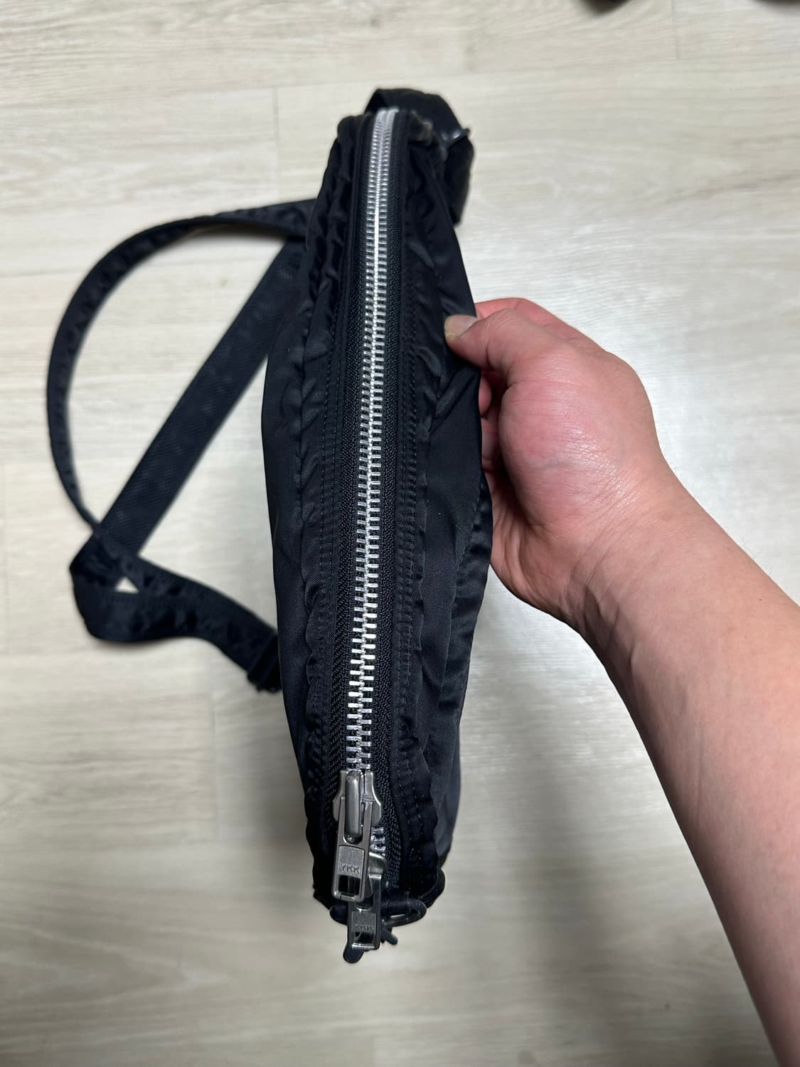 PORTER 요시다 포터 반달 숄더백 블랙 상품이미지5