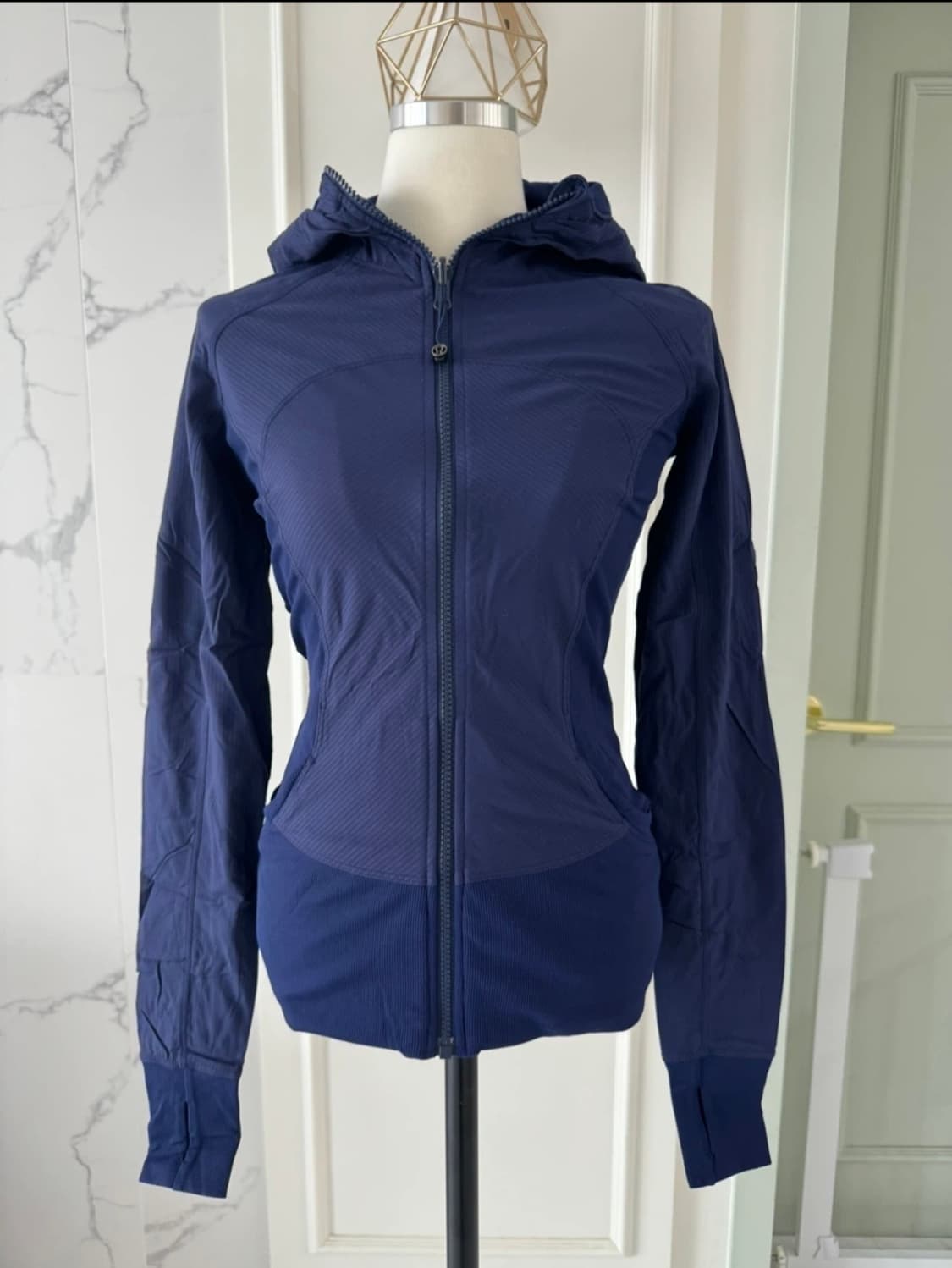 룰루레몬 네이비 자켓 상품이미지1