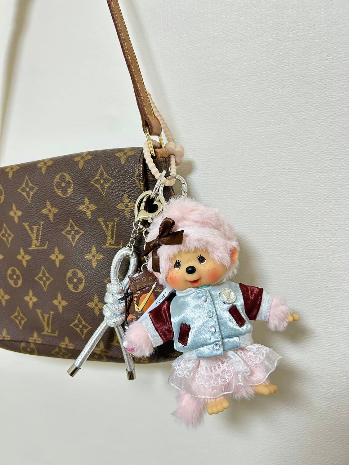 (7)정품몬치치🩶은은하게  반짝 파스텔커스텀키링 상품이미지8