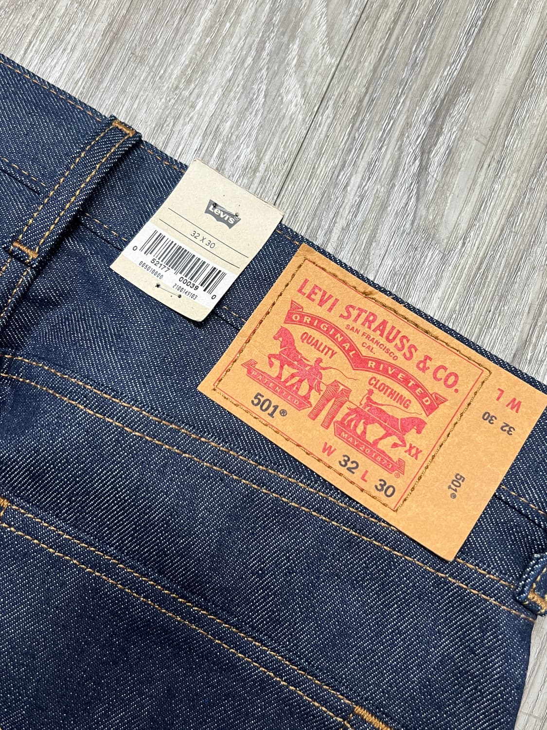 Levis 리바이스 501 버튼플라이 생지 인디고 데님 팬츠 상품이미지3