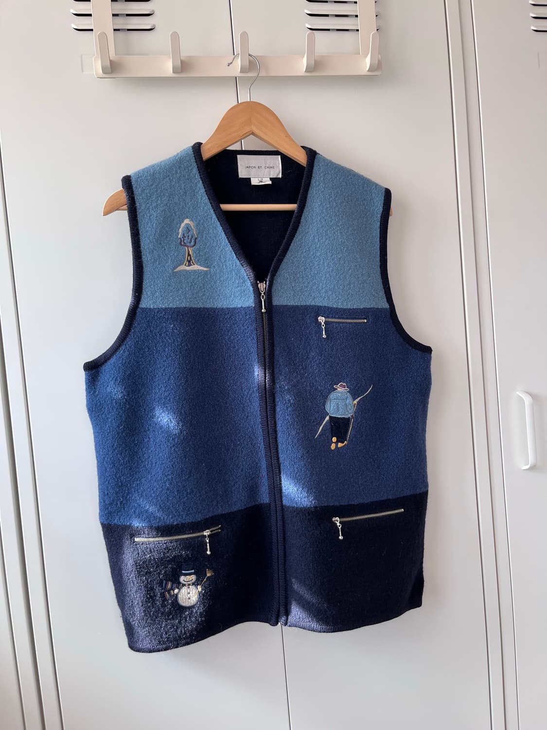 Japon et chine 블루 배색 자수 니트 조끼 상품이미지4
