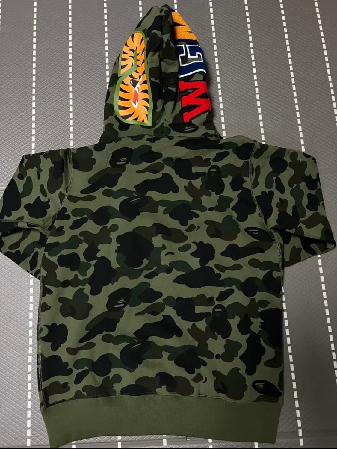 베이프 녹계 샤크 후드집업 판매 상품이미지1