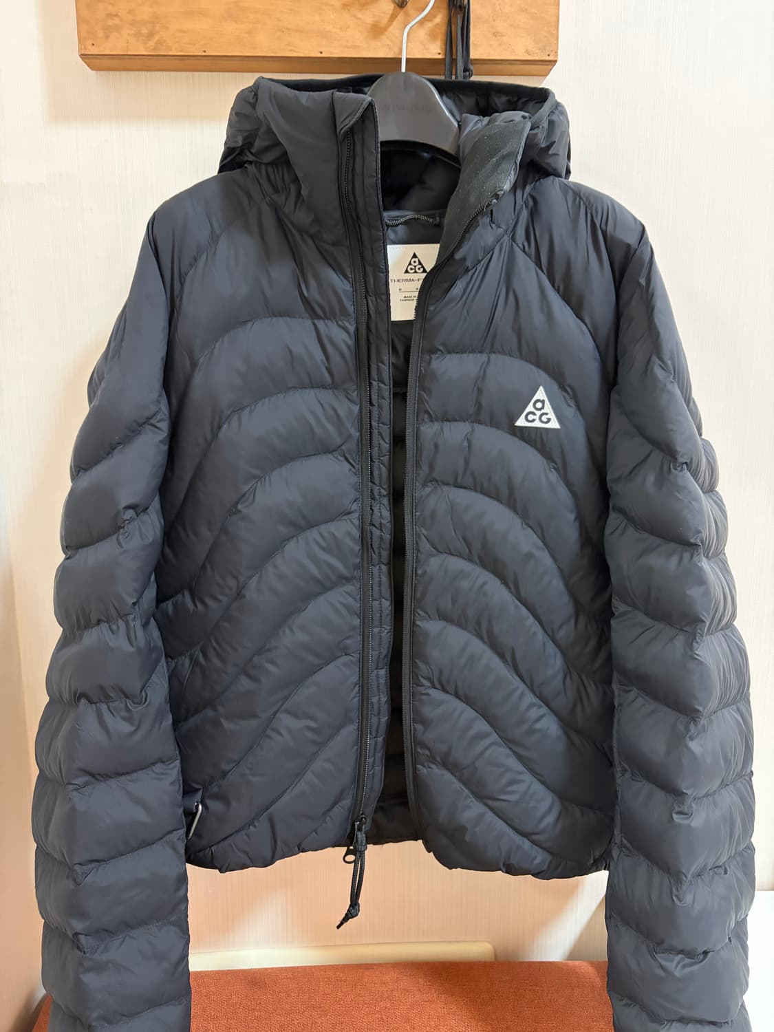 나이키 ACG 라바 플로우 여성 패딩 M 블랙 상품이미지4