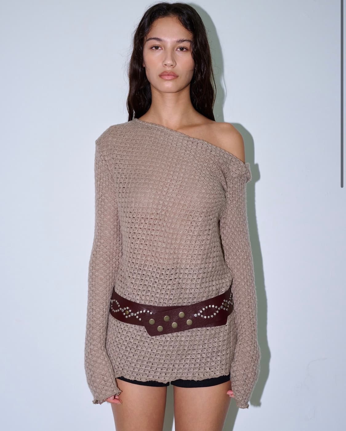 폴리수엠 크로셰 원숄더 니트 CROCHET KNITTED ONE-SHOU 상품이미지1