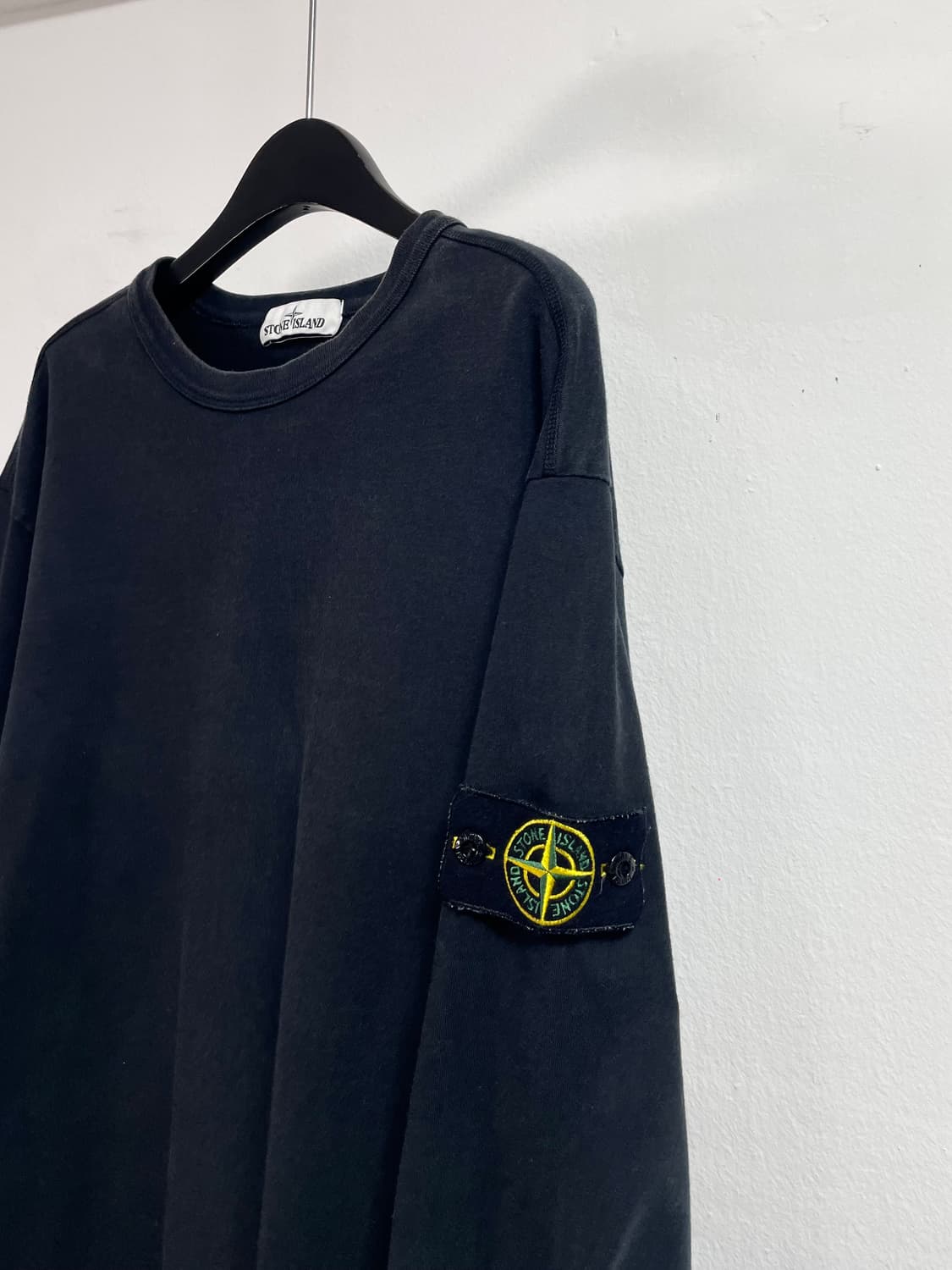 스톤아일랜드 와펜 라운드 맨투맨(on.600) 상품이미지4