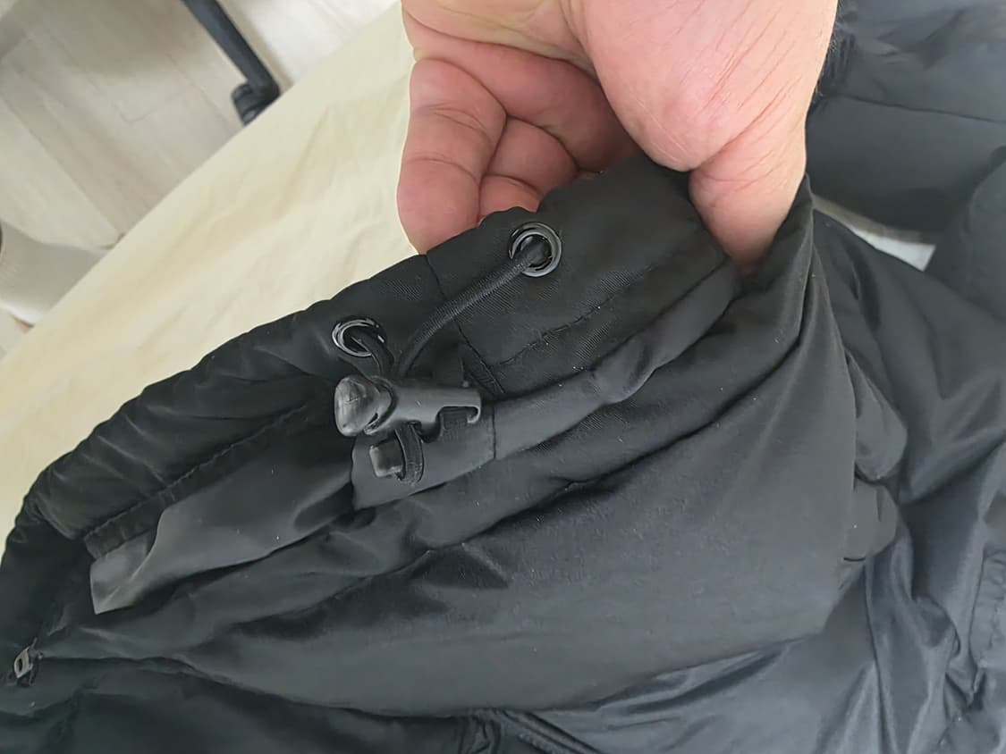 슈프림 스타슬리브 2XL 패딩 팝니다 상품이미지9