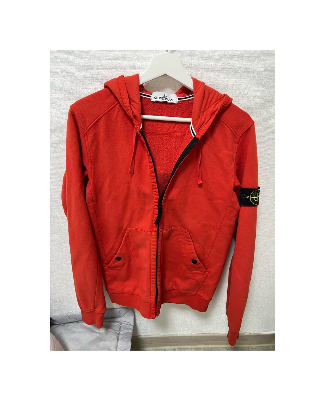 스톤아일랜드 후드집업 상품이미지1