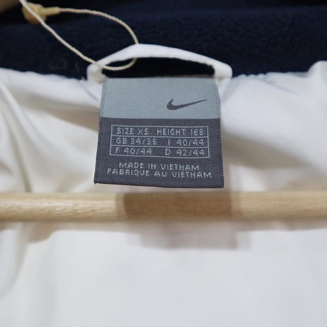 나이키 화이트 스우시 덕 다운 패딩  상품이미지6