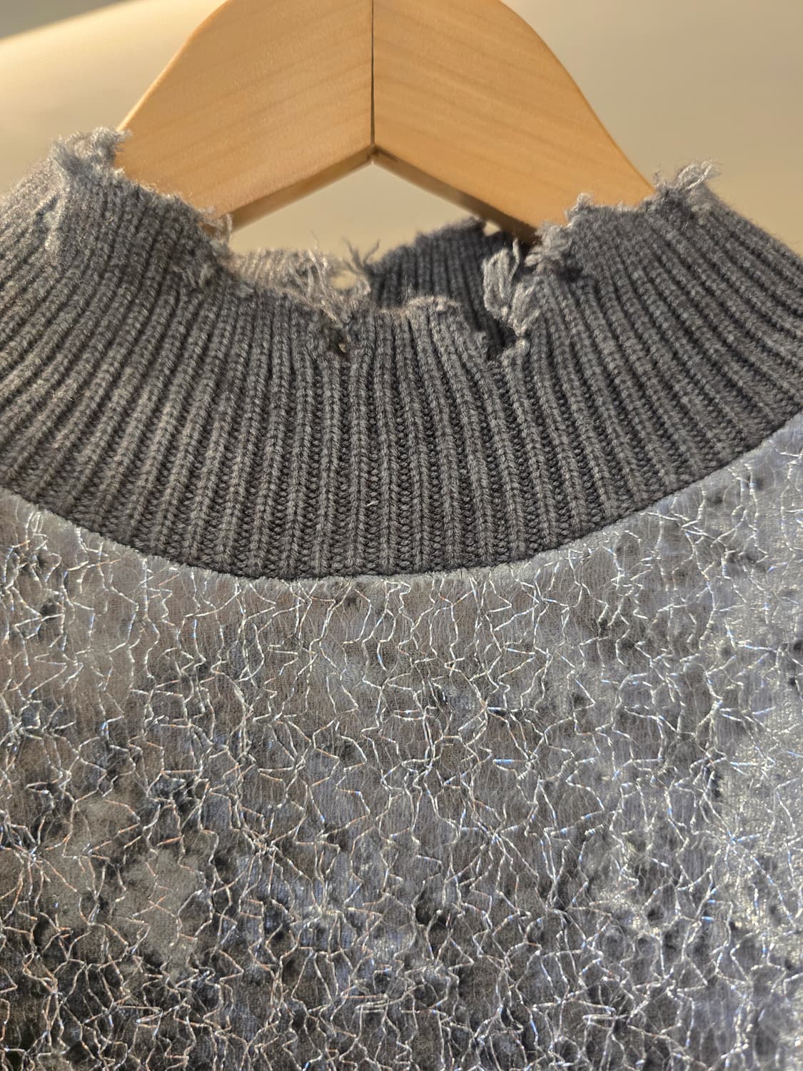 크랙패턴 풀오버 그레이 상품이미지3