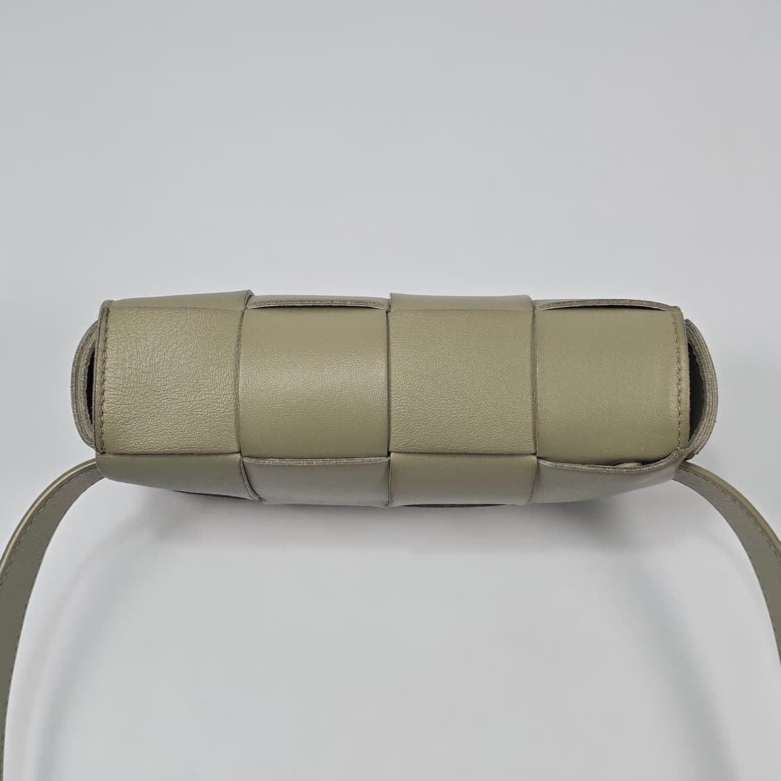 보테가베네타 카세트 벨트백 상품이미지7