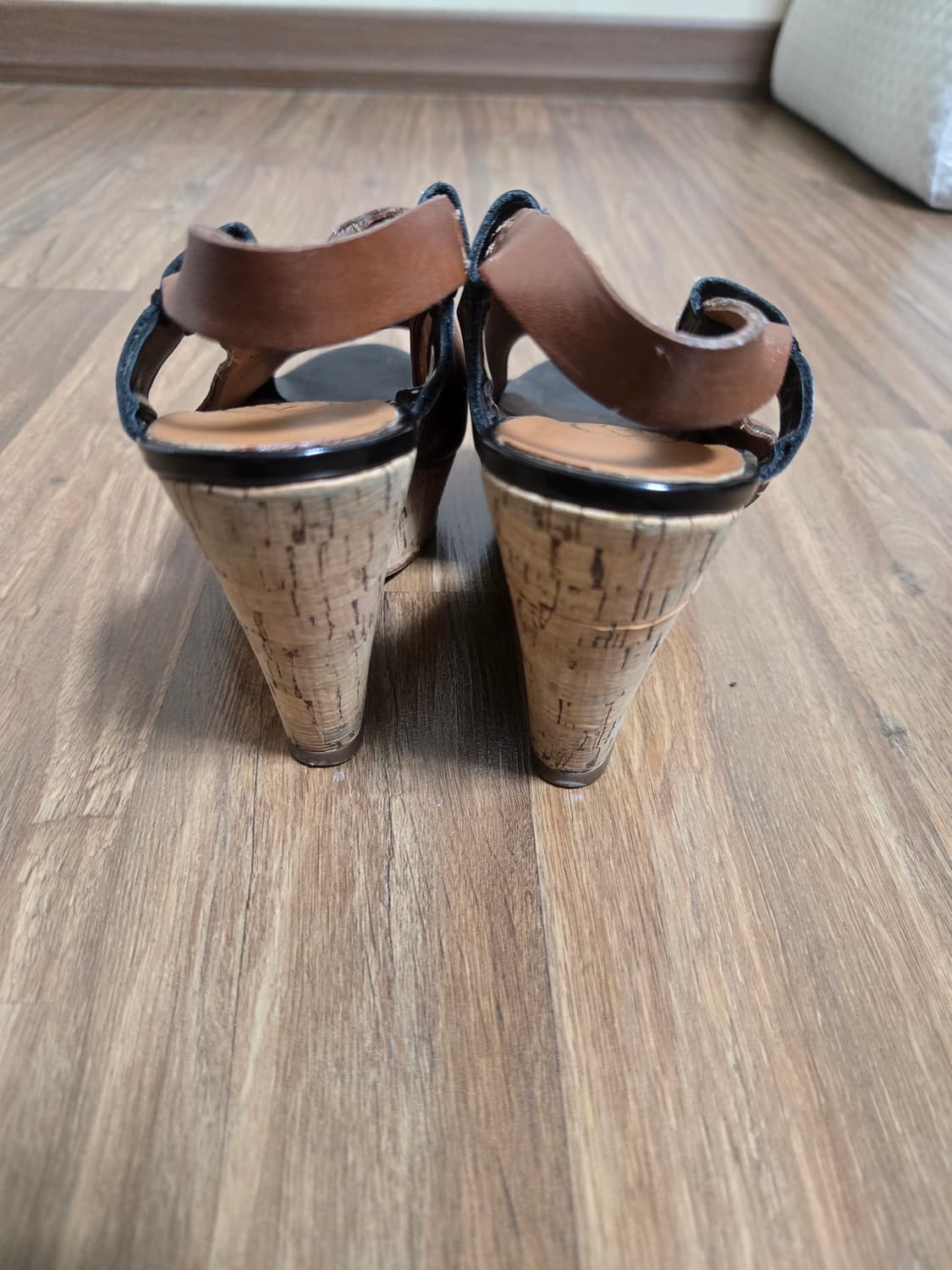 애쉬 아쉬 브라운 가죽 웨지힐 샌들 230 상품이미지2