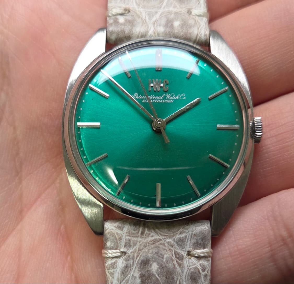 빈티지 IWC 샤프하우젠 에메랄드그린 슬림 수동 메커니컬 드레스워치
 상품이미지5