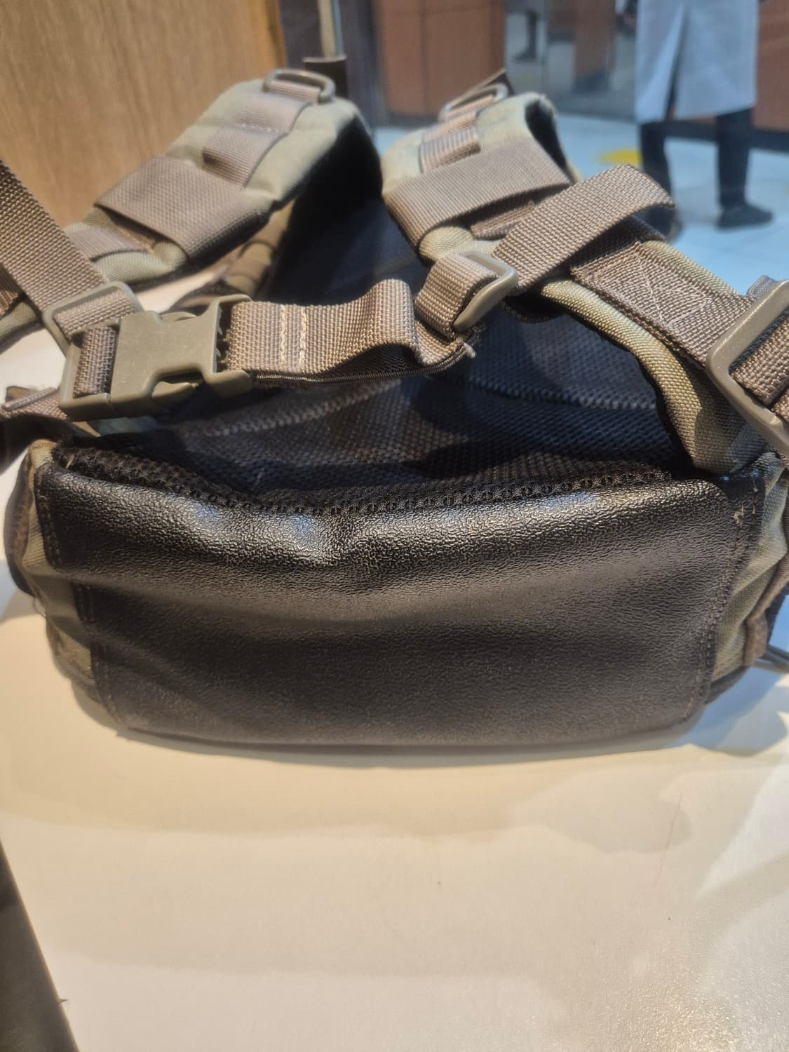 맥포스 블루제이 백팩 판매합니다 
자연스런 사용감외엔 마모손상 없습니다  상품이미지7