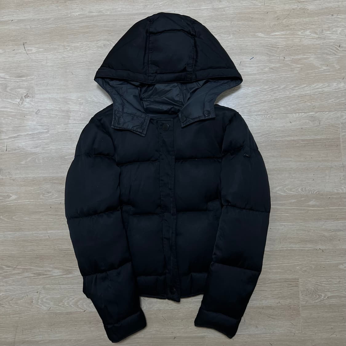 알마니 아르마니 진스 여성 덕다운 후드 푸퍼패딩 점퍼 [블랙] 40 상품이미지1