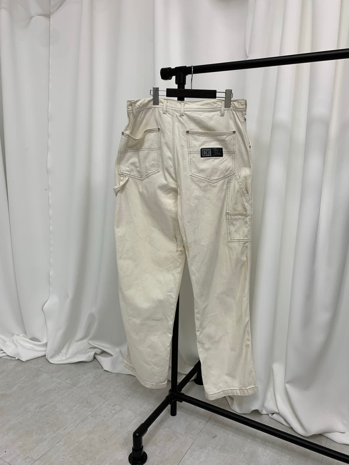 캘빈클라인 화이트 카펜터진 상품이미지1