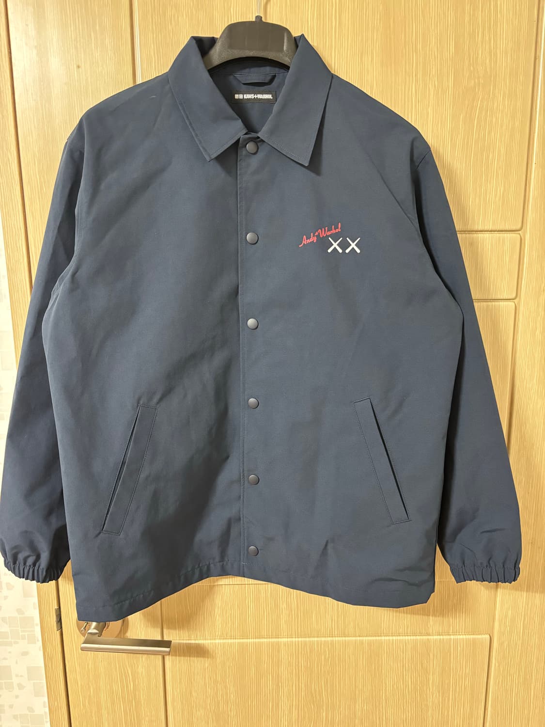 유니클로 UT x 카우스 x 워홀 코치 자켓 네이비 상품이미지3