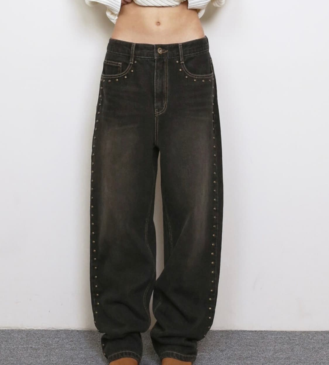 폴리수엠 바지 스터드진 /WARM STUDDED WASHED JEANS 상품이미지1