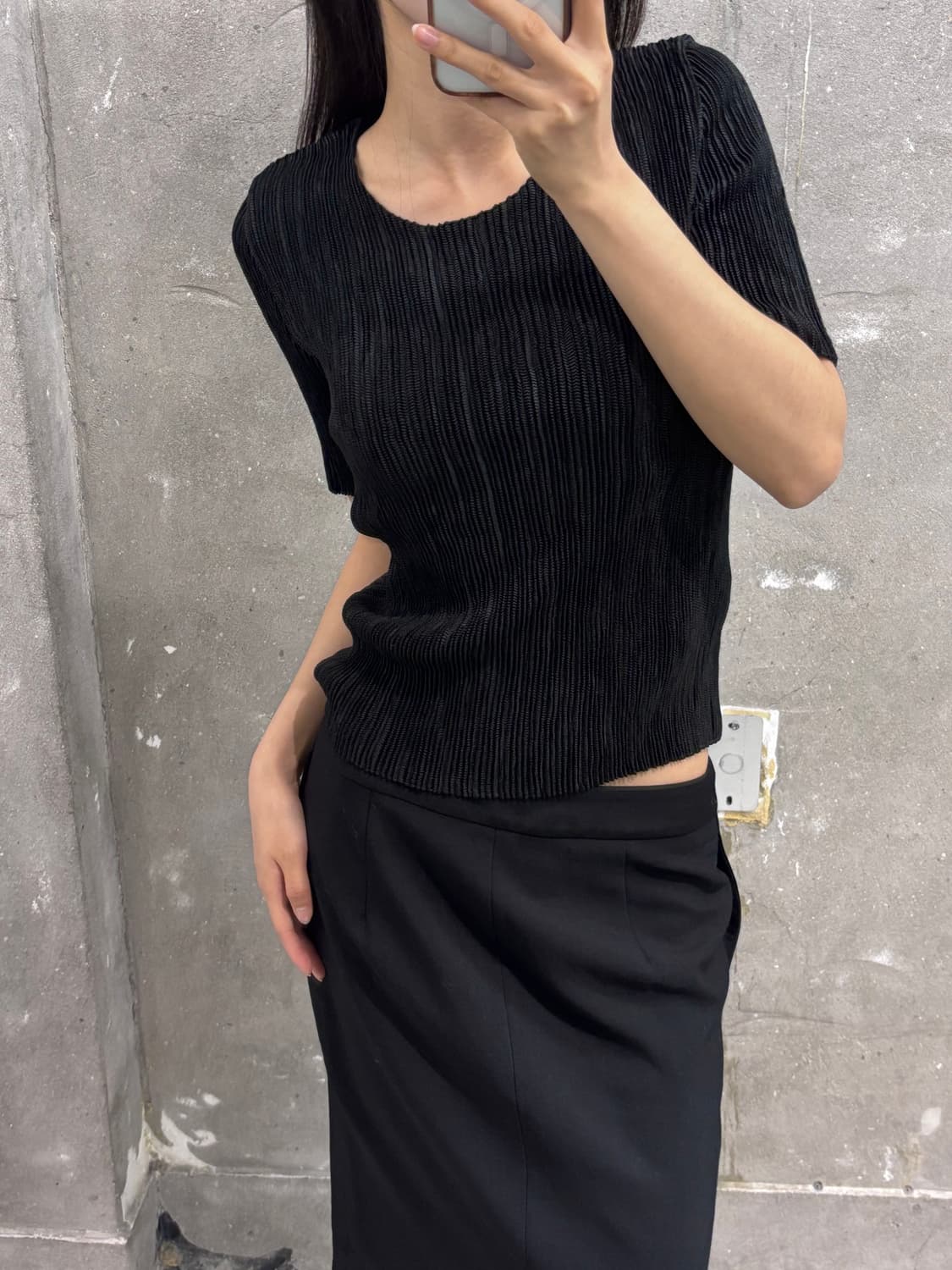 Specchio 스피치오 블랙 플리츠 반팔 블라우스  상품이미지1