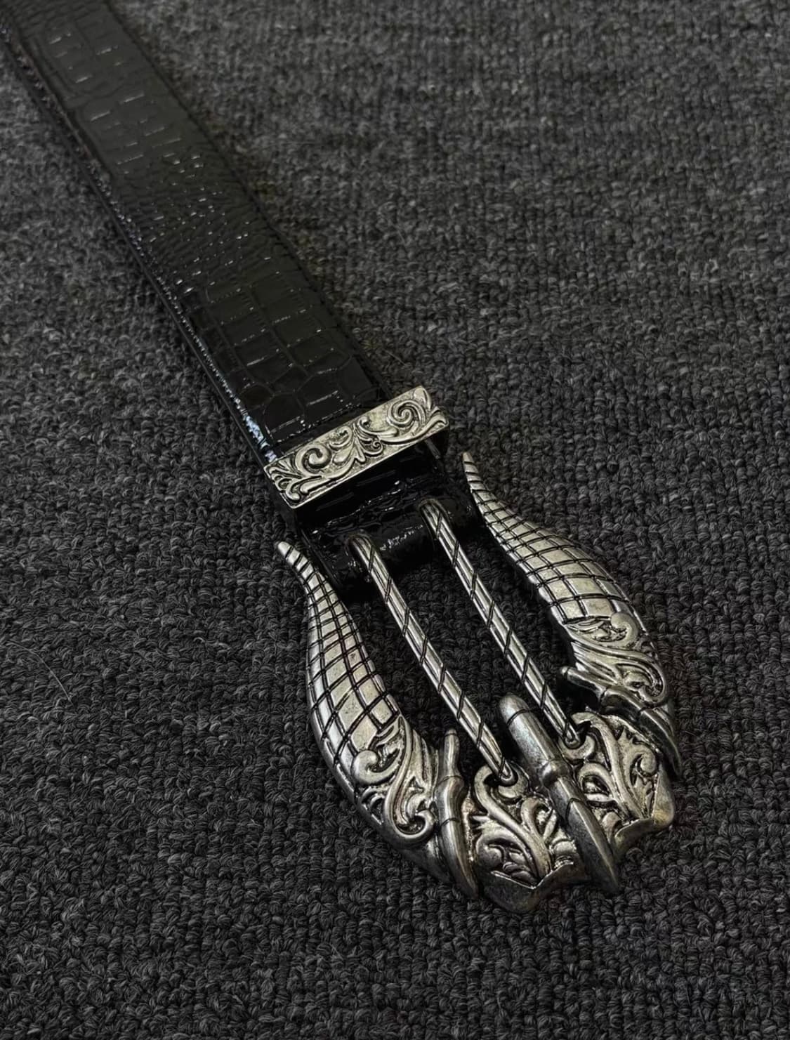 Oil-Waxed Croc Embossed Leather Belt 상품이미지2