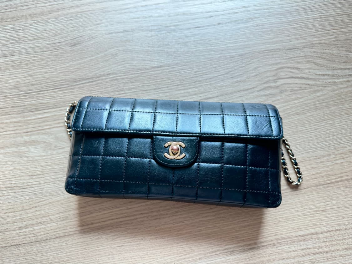 샤넬 초코바 숄더백 블랙 금장 상품이미지5