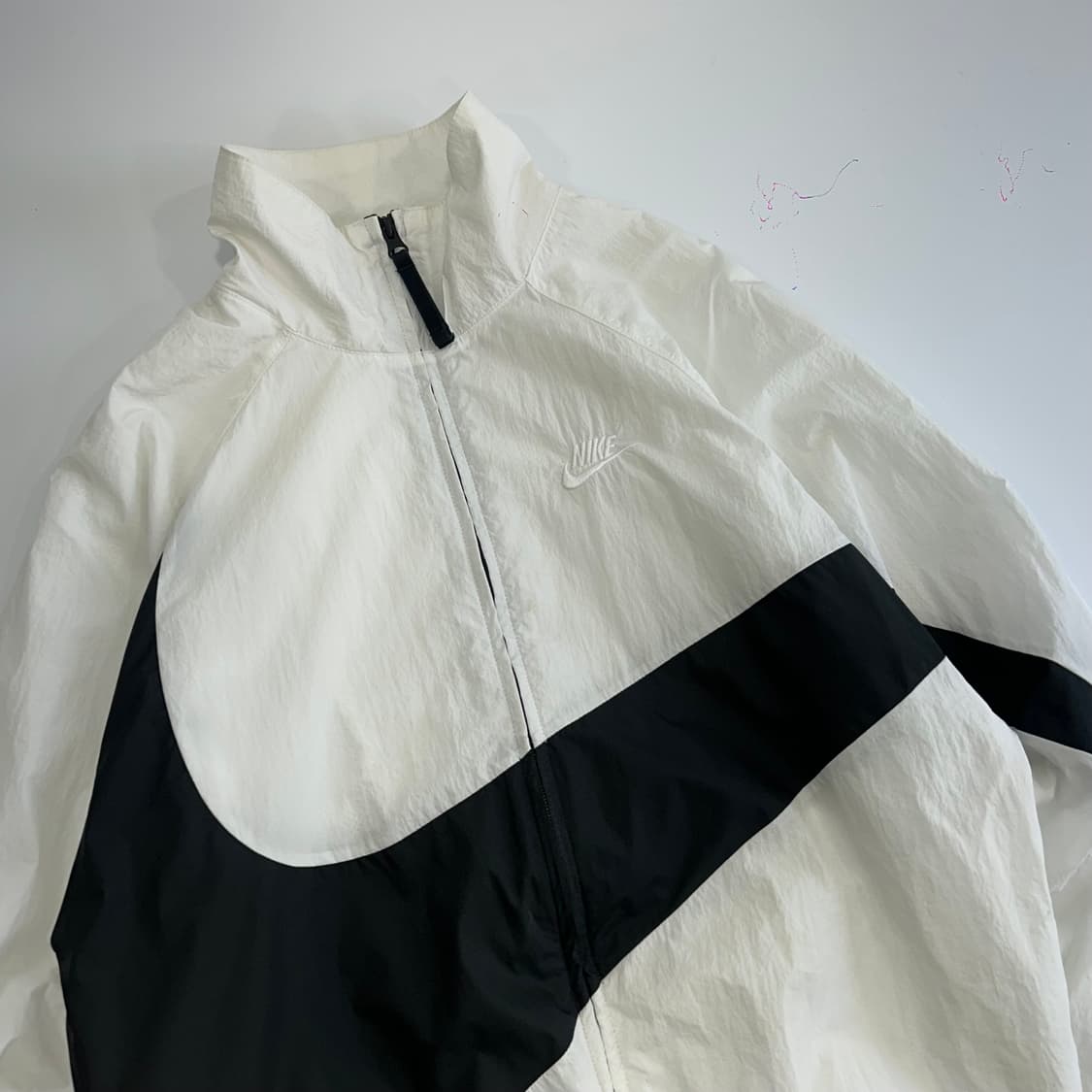 Nike 나이키 스몰로고 빅스우시 아이보리 바람막이 상품이미지4