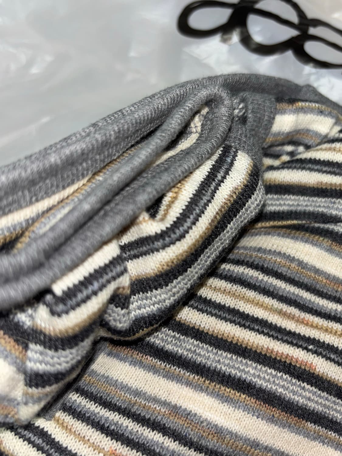 aeee 스트라이프 후드 STRIPE KNIT HOODIE [BEIGE] 상품이미지4