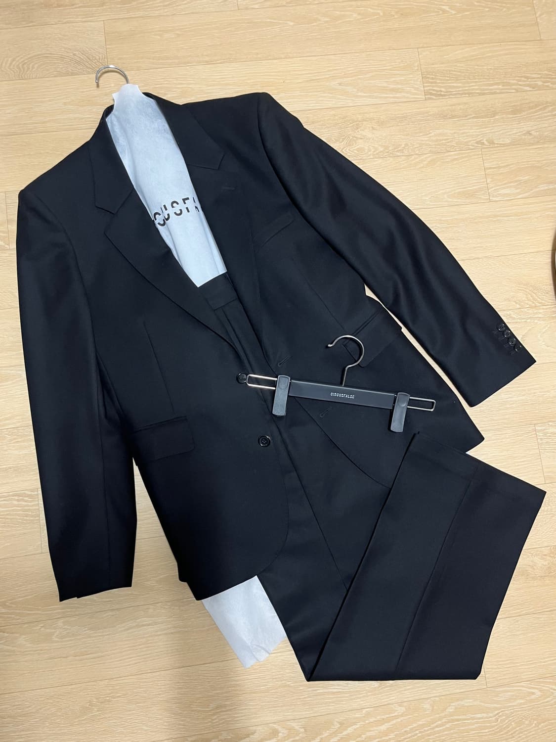 Circusfalse 서커스폴스FW 싱글 셋업 블랙 상품이미지1