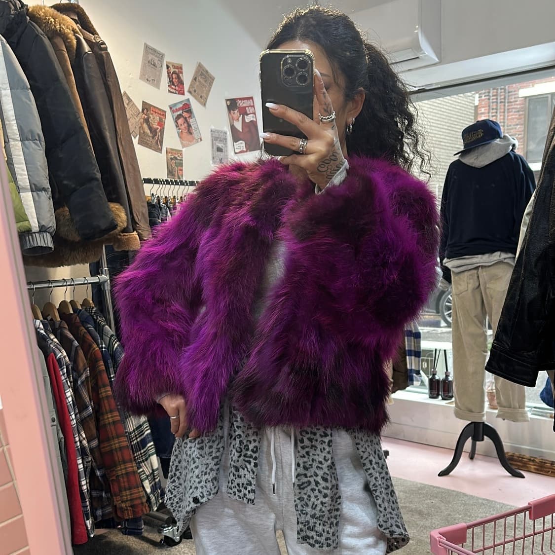 진도 끌레베 마젠타 라쿤 숏 퍼자켓M-L 상품이미지1