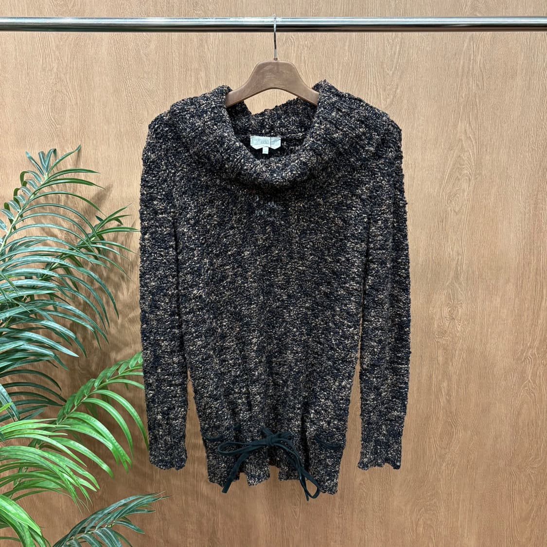 막스마라 루즈핏 부클레 카울넥 긴팔 니트 밑단 스트링 디테일 블랙 브라운 상품이미지1