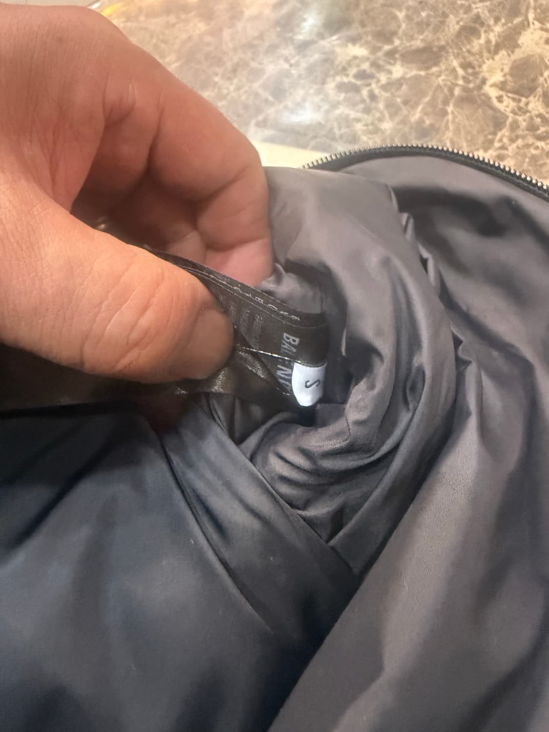 25ss 정품 발렌시아가 디스트레스트 백팩 팝니다 상품이미지8