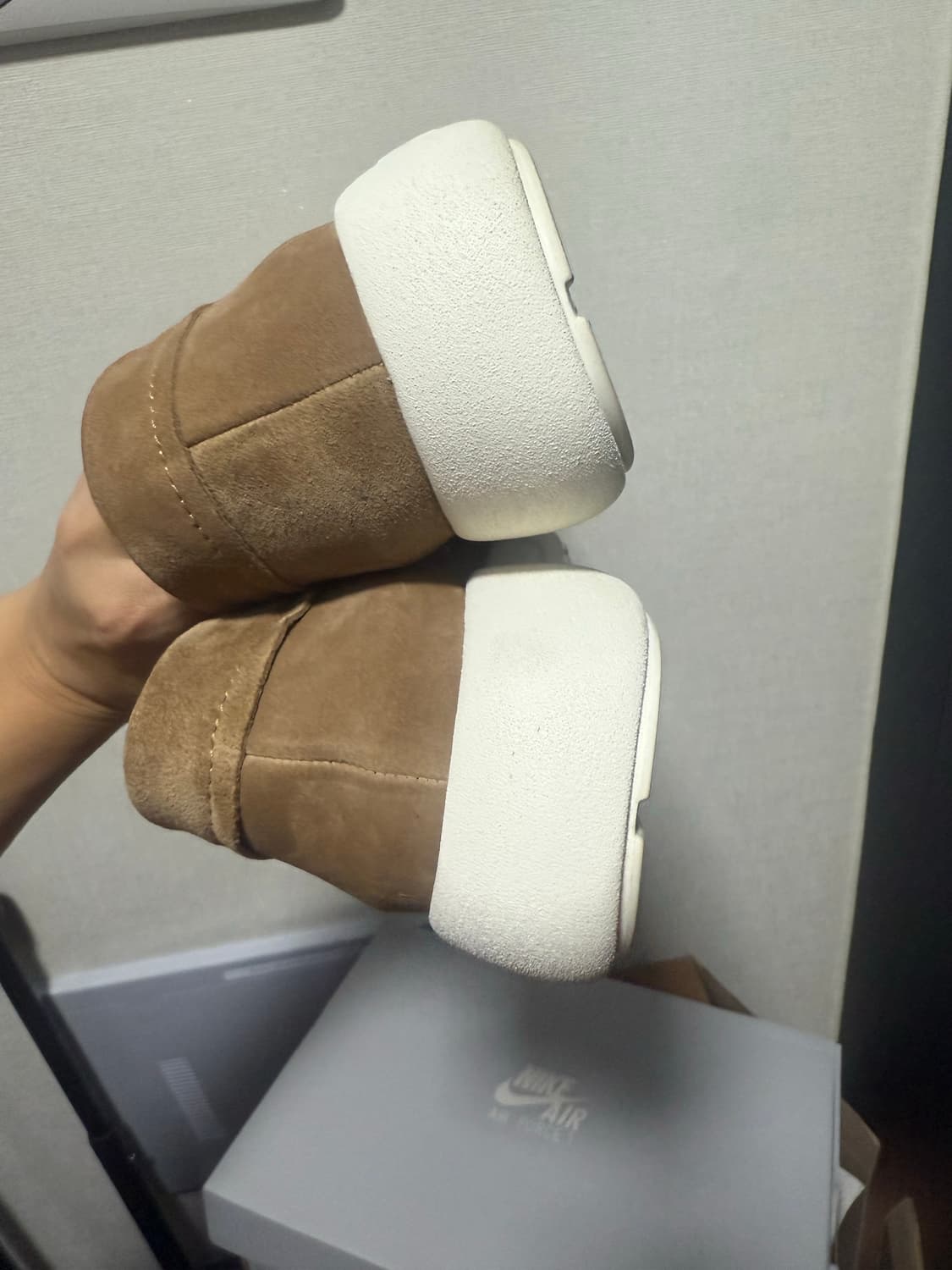 루이비통 남성 스웨이드 슬립온 브라운 8사이즈 상품이미지5