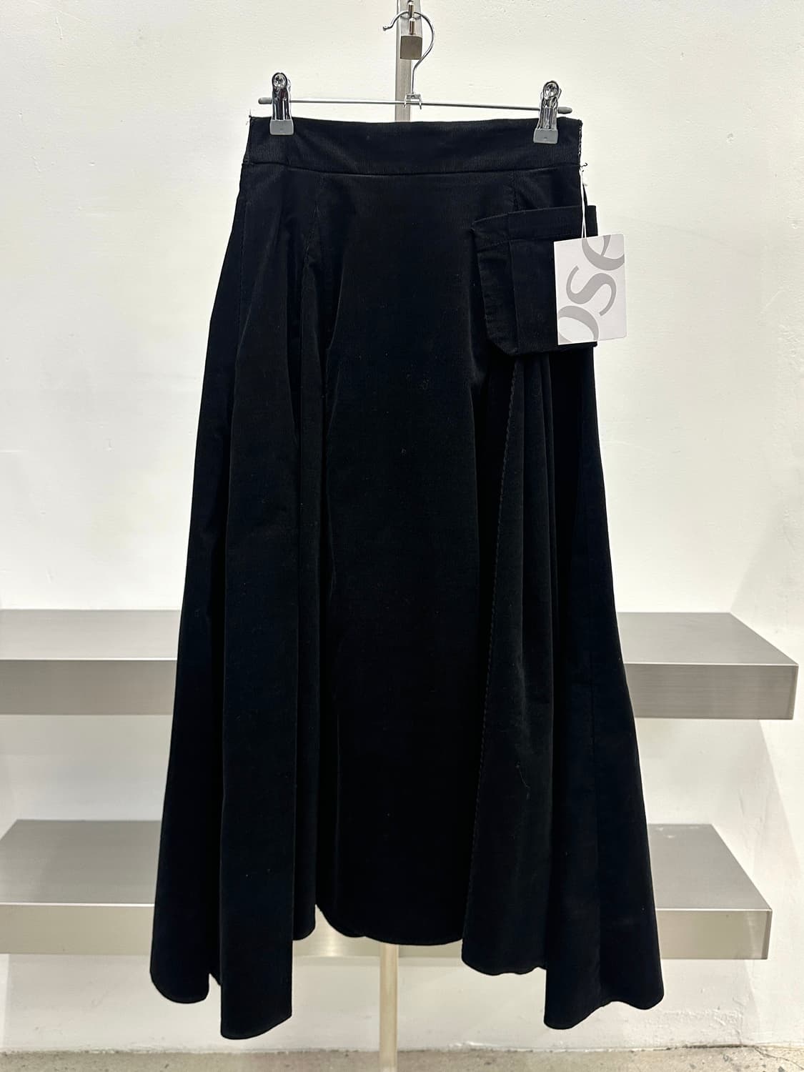 타임 블랙 코듀로이 포켓 롱 스커트  상품이미지4