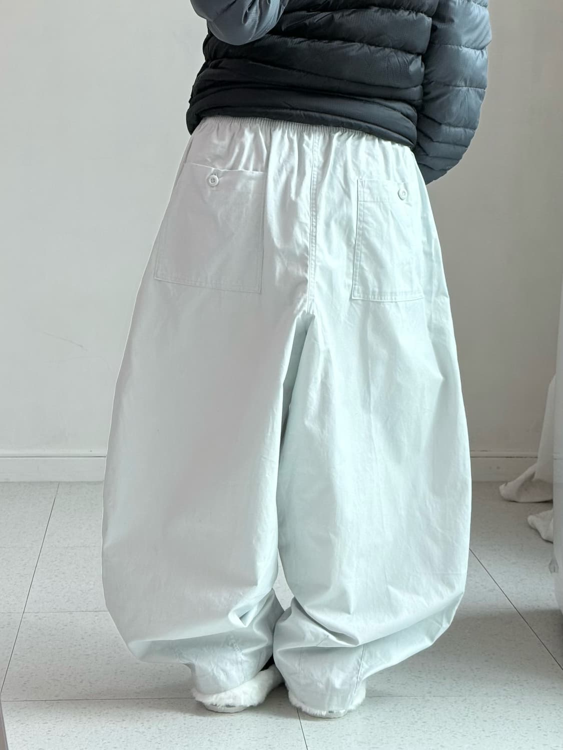 나이키 벌룬핏 아이보리 팬츠 상품이미지4
