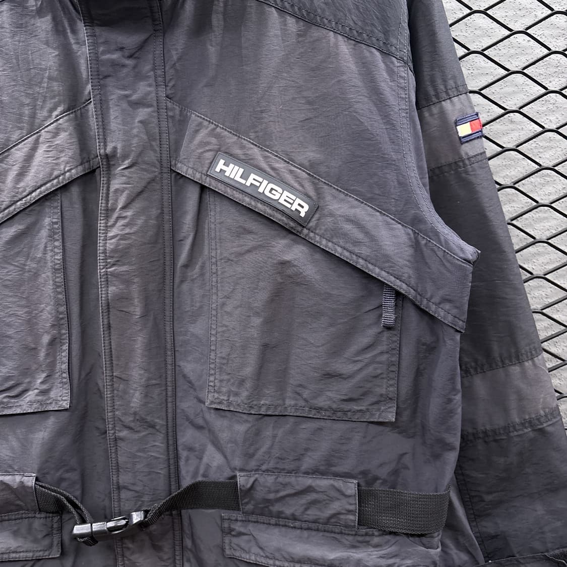 타미힐피거 아웃도어 테크자켓 기모안감 버클 디테일 차콜 상품이미지6
